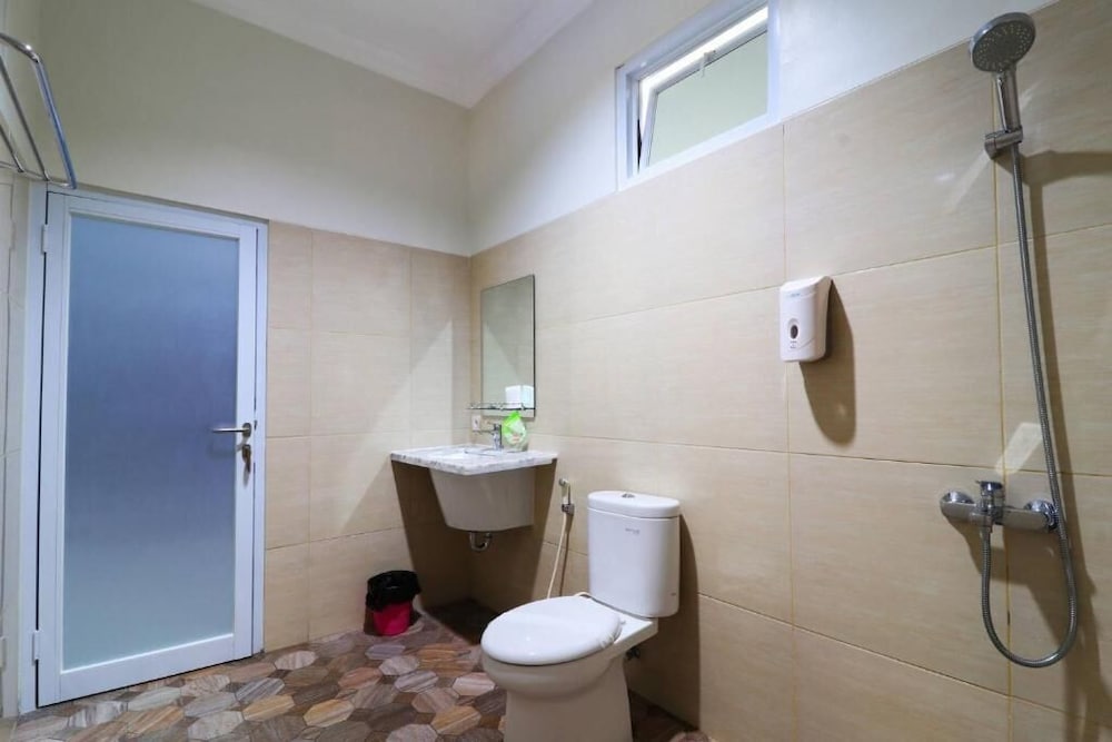 Aries Biru Hotel & Villa