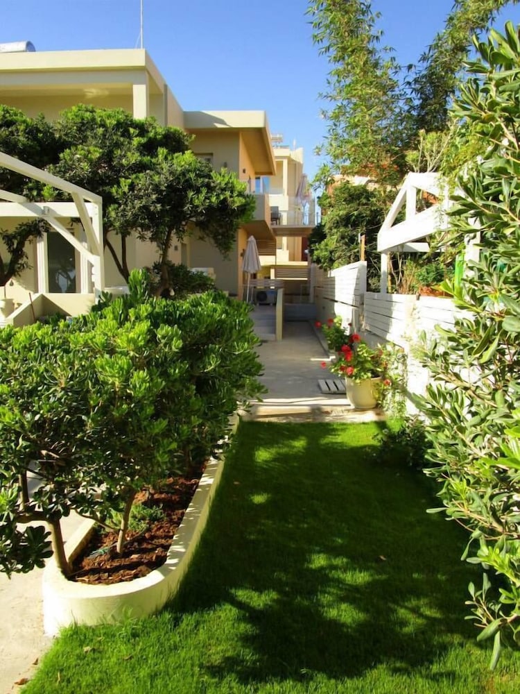Effi Apartments