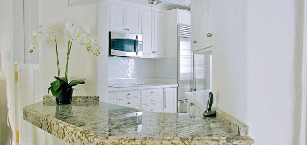 Emerald Beach 4 - Villa Plumbago view 4
