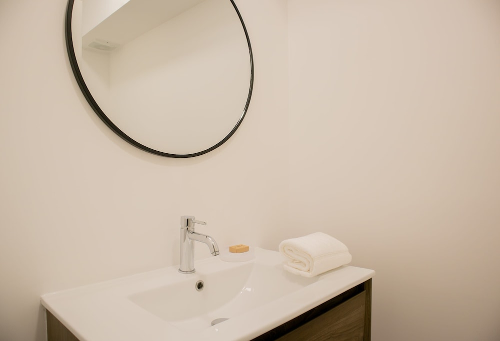 w Well-located 2BR in Miraflores