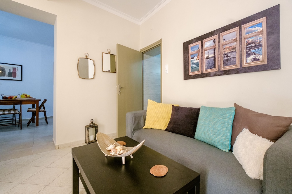 Home with Courtyard in Heart of Old Town view 2