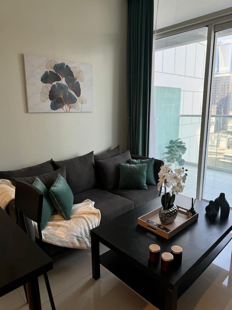 1BHK Burj View. Near Dubai Mall & Metro