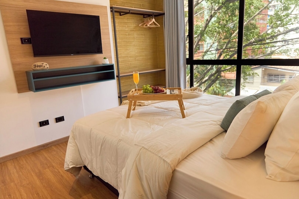 Cozy Comfort at Rosa Negra Stadio Suite