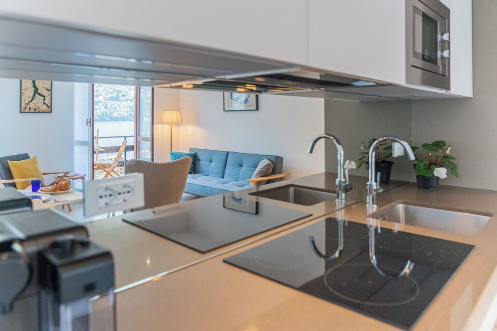 Your Private Harbour Nearby George Clooney by Rent all Como