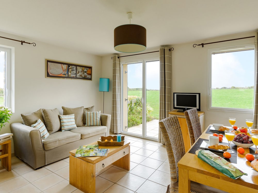 Beautiful Luxury Apartment Near a Breton Oyster Village