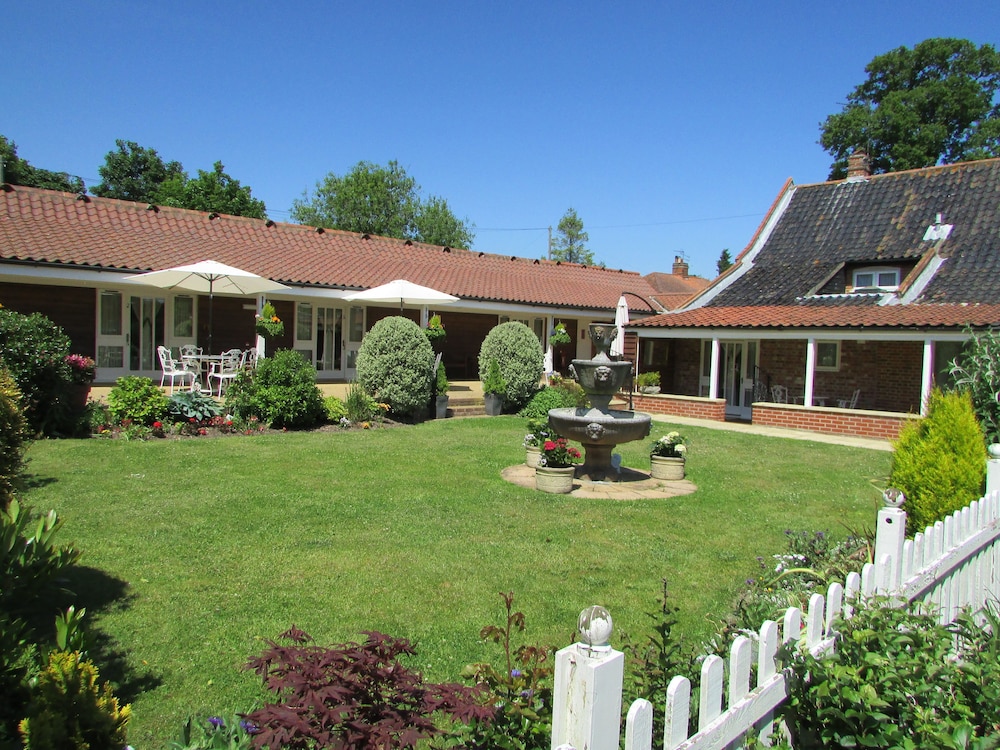 Great Yarmouth Vacations - Decoy Barn - Property Image 23
