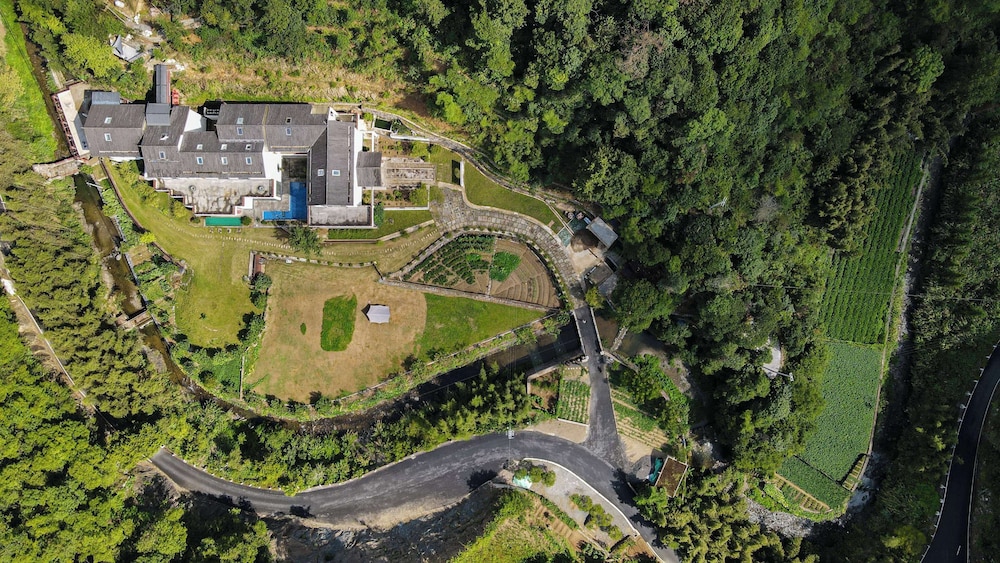 XiangLu YiMo Valley Retreat Guesthouse
