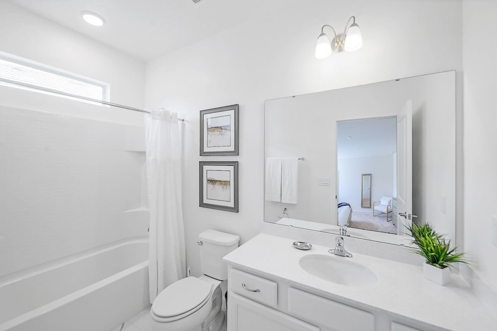 Upstay Luxury Resort Home w Pool & Patiosleeps 26