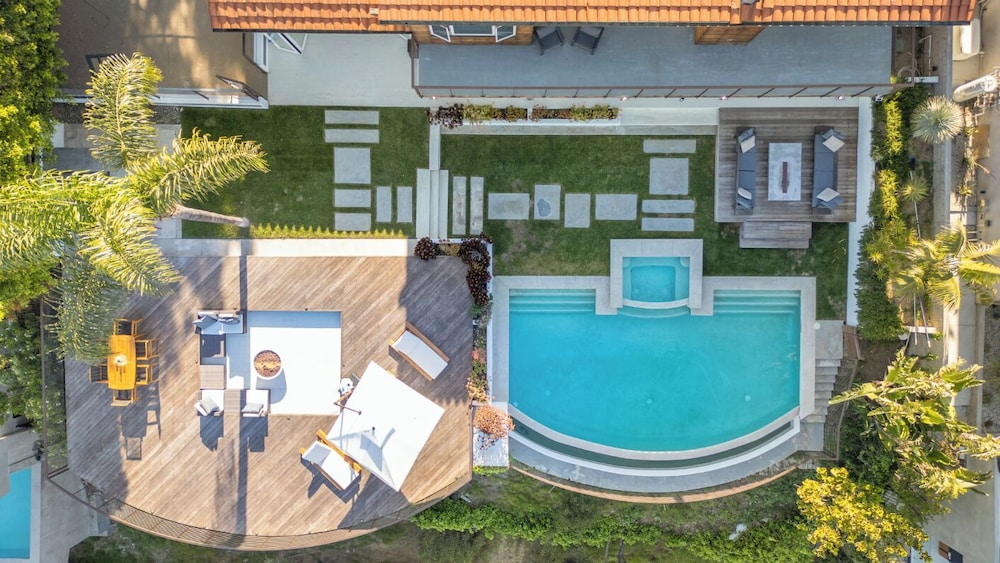 Stradella View - Bel-air Oasis w/ Infinity Pool & Stunning Panoramic Views