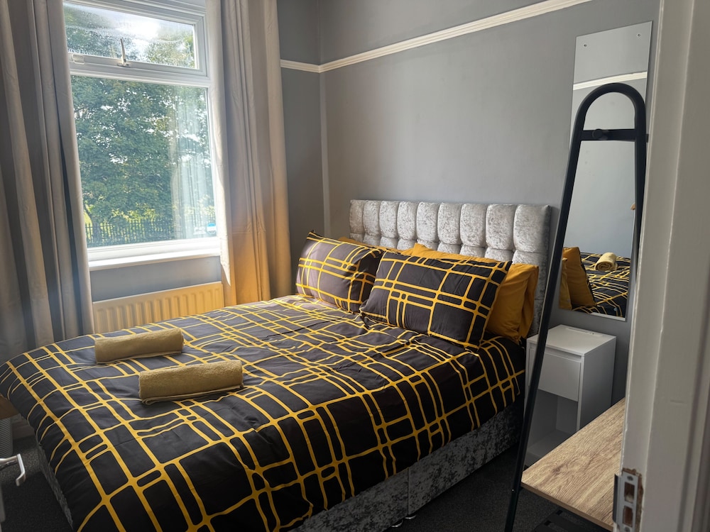 9 Guests - Free Parking - Cozy 3 Bedrooms