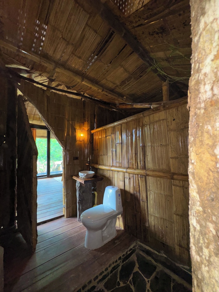 Akasha suites