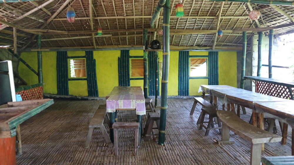 Treasure Isle Guesthouse - Hostel