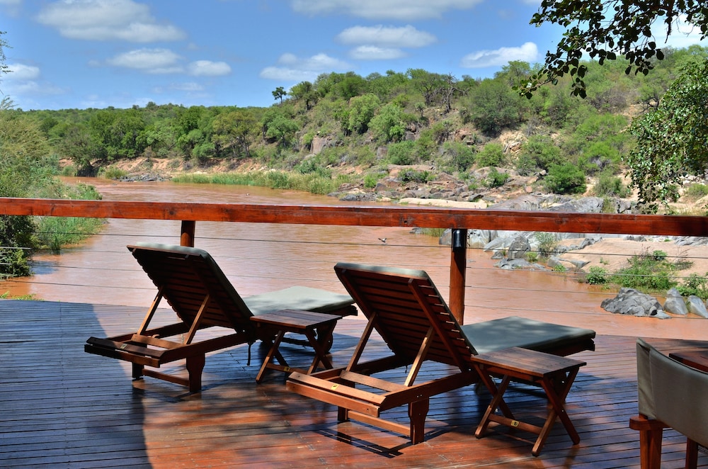 Bushriver Lodge