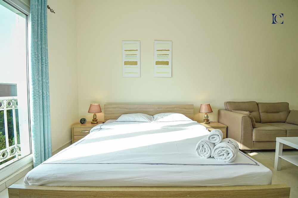 MGL - Spacious Studio Apartment