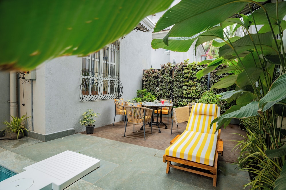 Esh Cottages Birch | Hillside 4-BHK Hideaway With Lush Garden, Common Pool, & Gaming Zone