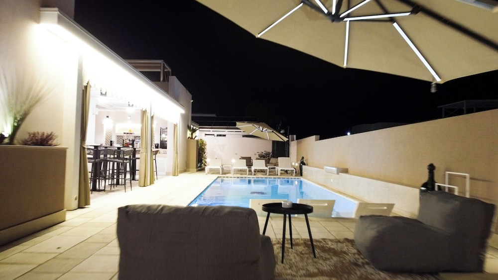 Kalinifta Rooms Luxury Style