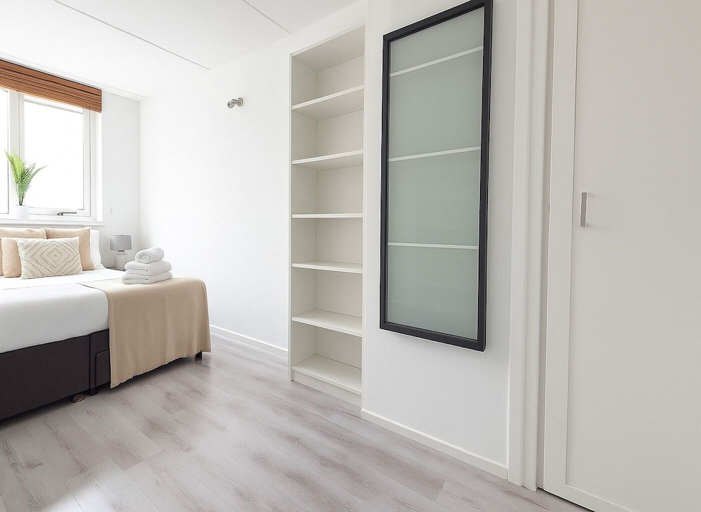 Elegant 2 Bedroom Apartment in Battersea