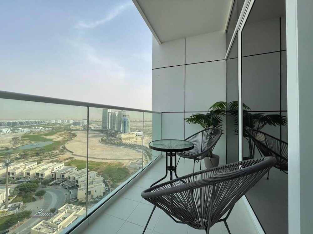 ST-Carson Tower A-1809 by bnbme homes