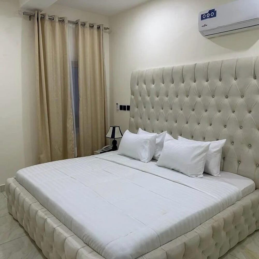 Bott Apartment