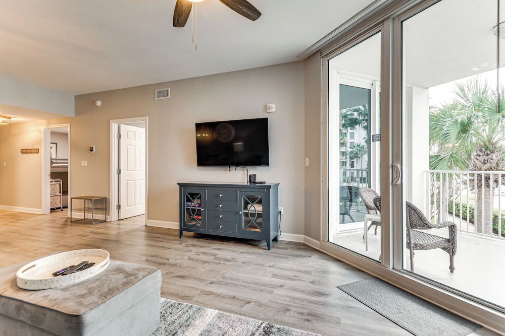 1 Mi to Henderson Beach: Condo w/ Resort Perks!