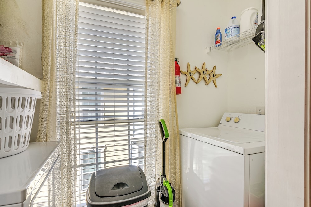 Walking Distance to Babe's Beach: Condo w/ Balcony