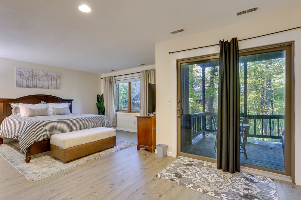 Modern Vernon Township Condo Near Ski & Water Park view 4