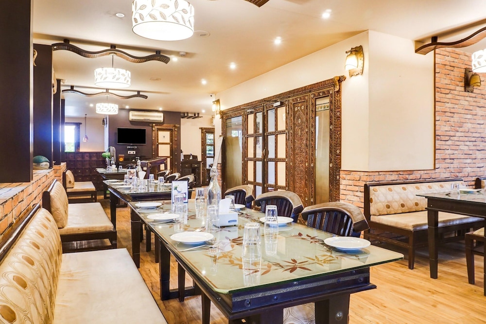 Premium Stays Near Fergusson College