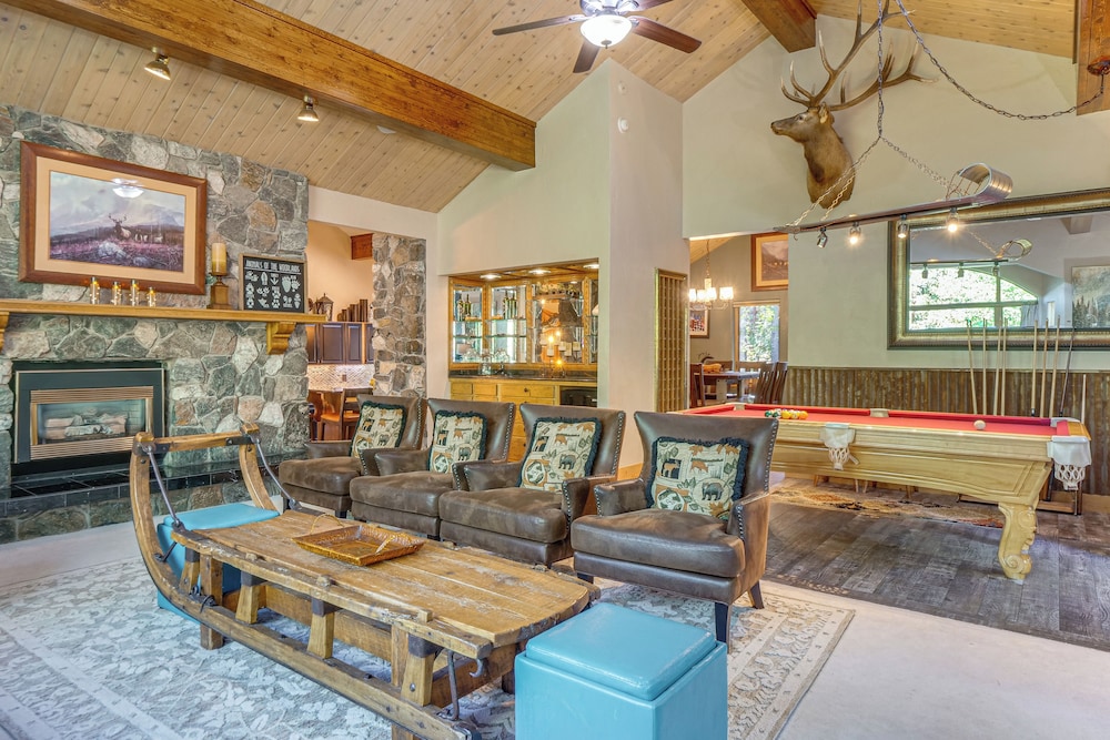 Steps to Ski Shuttle: Breckenridge Home w/ Hot Tub