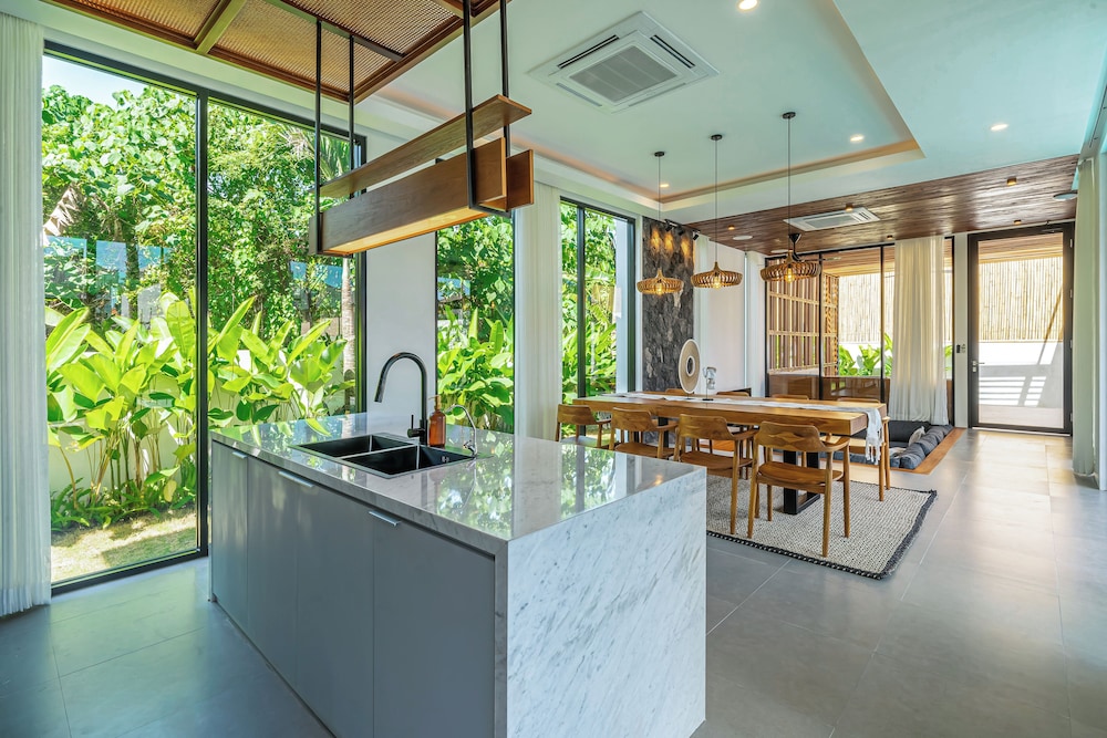 Villa Bedawang - 4BR Villa Seminyak