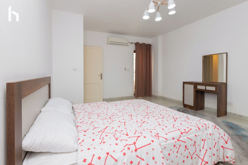 Family stay Apartment in Rehab city