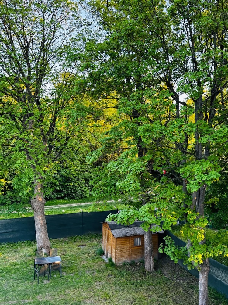 Cozy Garden Villa near Danube For 16P