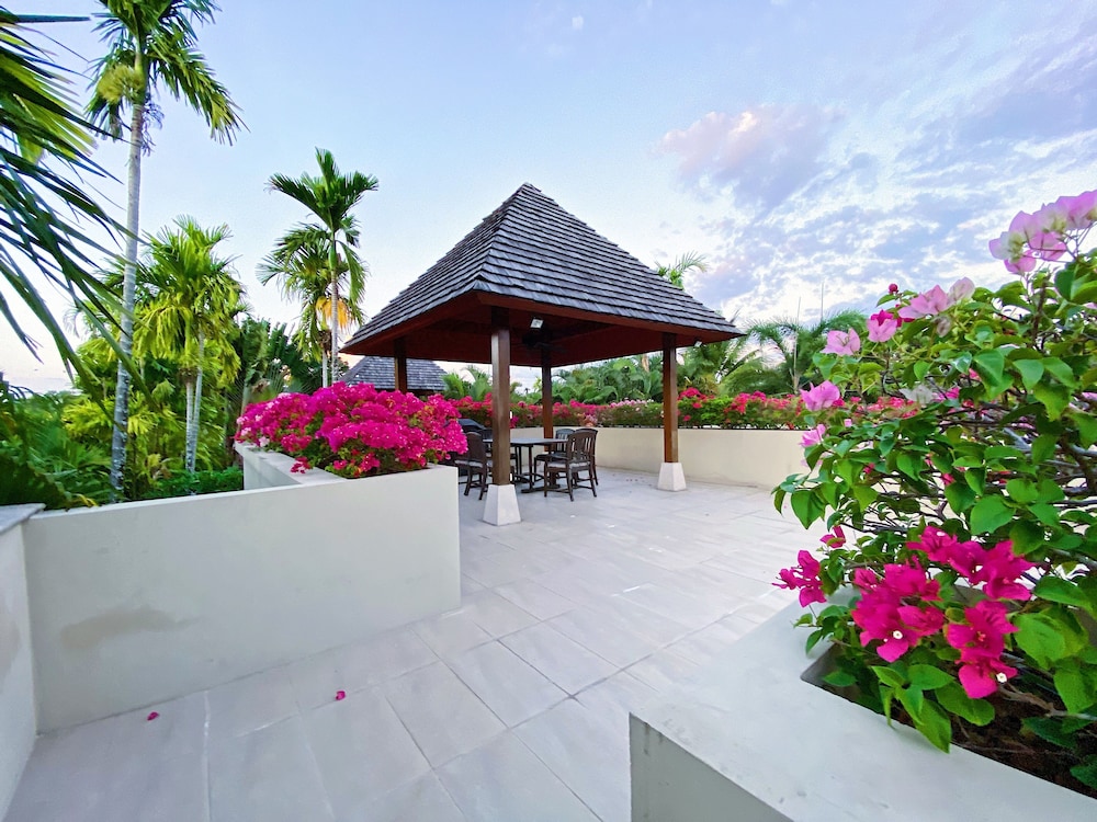 Fabulous 2br Pool Villa Walk to Bangtao Beach and Catch Club