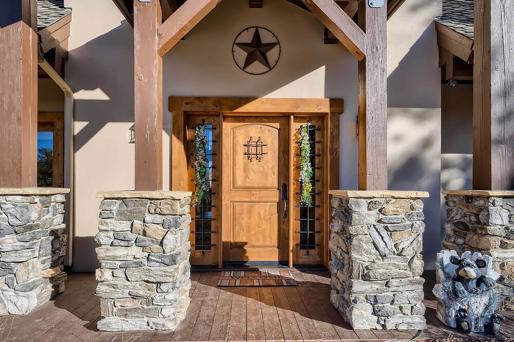 Idyllic Florissant Cabin w/ Patio & Hot Tub! view 3
