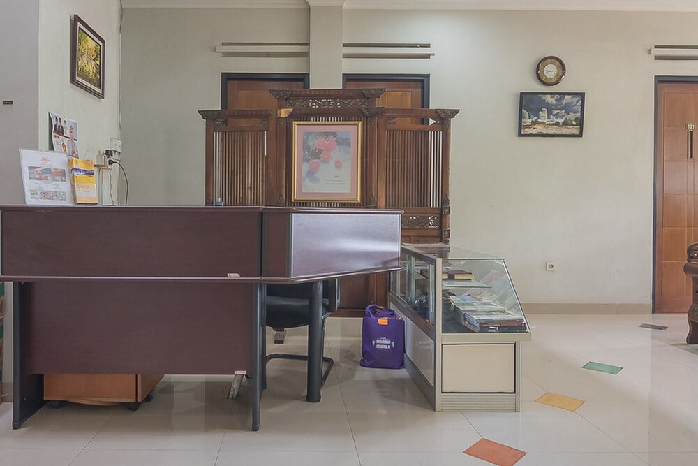 RedDoorz Syariah near Krida Nusantara view 4