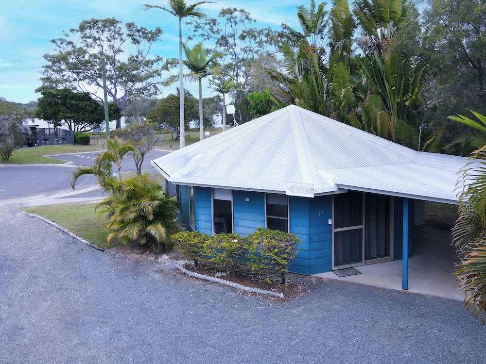 Boyne Island Motel and Villas