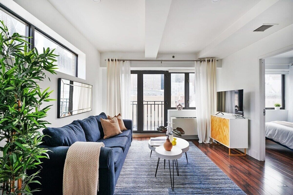 809 Midtown Apartments