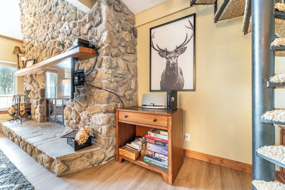 Cinnamon Ridge Building 1, #142