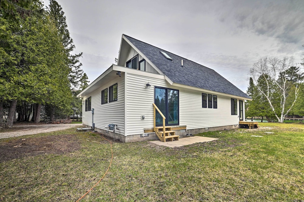 Cabin on Inland Waterway River w/ Boat Dock!