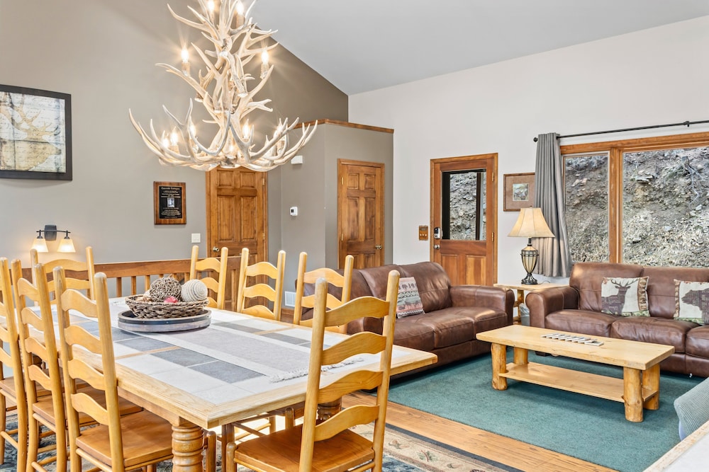 Cascade Mountain Home By Estes Park Homes 6 Bedroom Home
