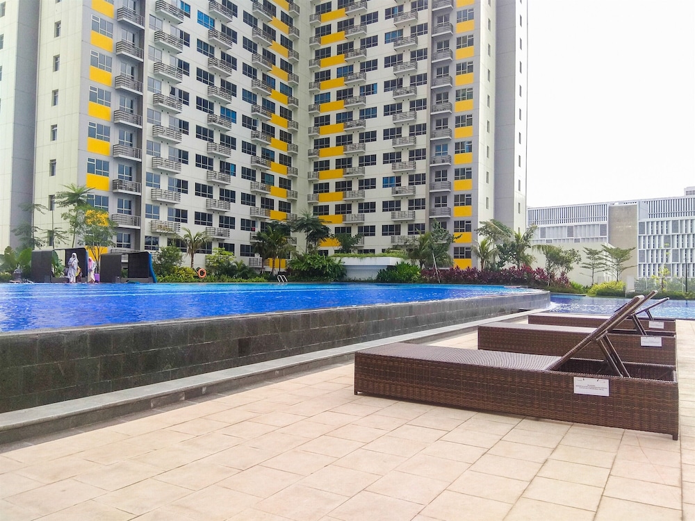 Comfy And Minimalist Studio Springlake Summarecon Bekasi Apartment