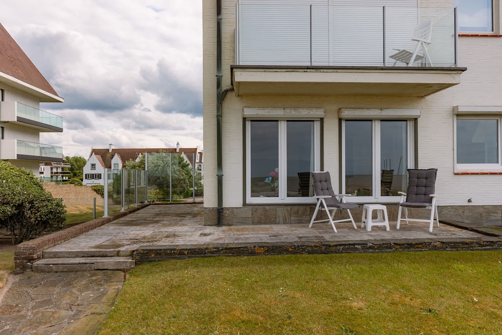 Huswell - Stunning Views Prime Location