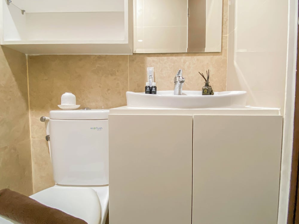 Modern Look 2BR Corner Transpark Cibubur Apartment