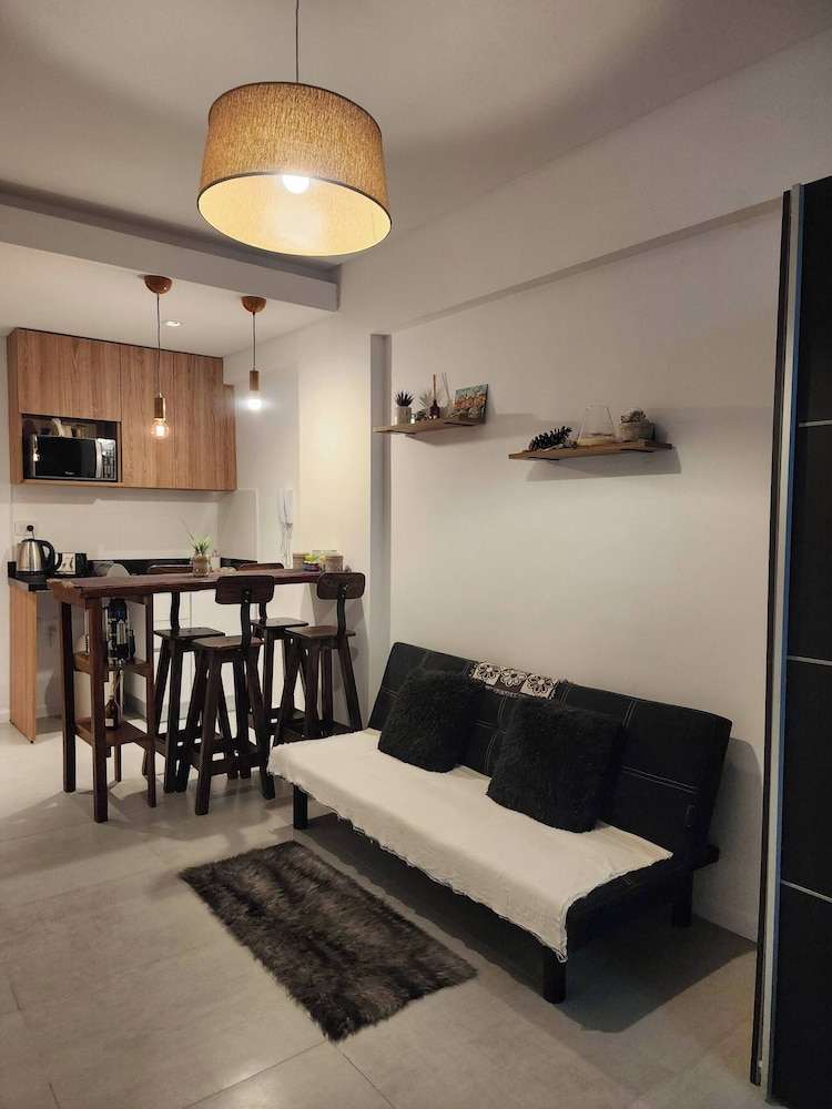 Alberti 360 Charming City Center Apartment With Shared Pool