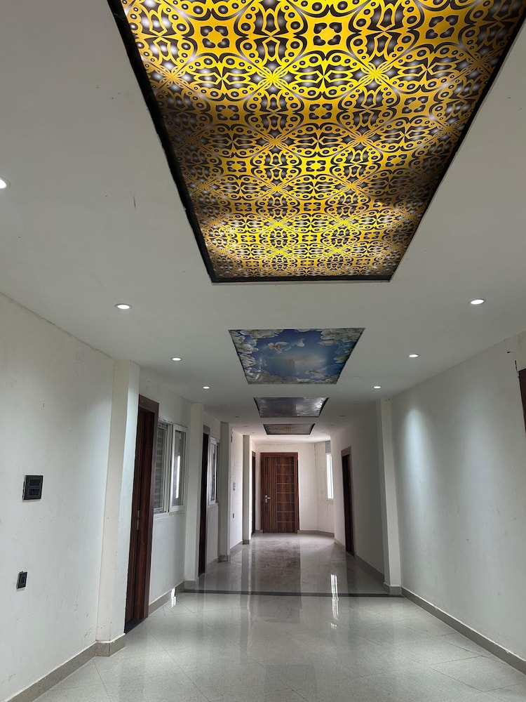 Hotel Shri Dauji Maharaj Palace
