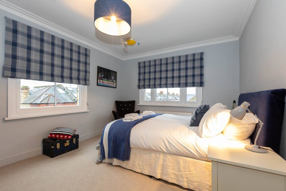 Gorgeous 4 Bedroom Family Home Next to Clapham Common