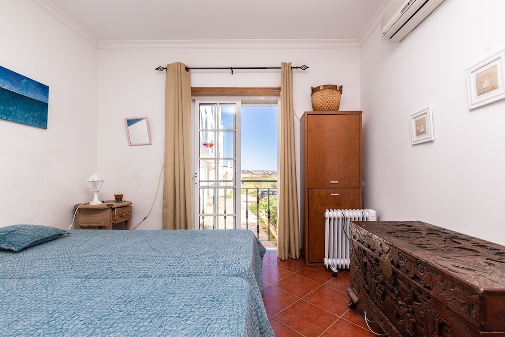 Beach Front View Armacao de Pera Flat With Terrace