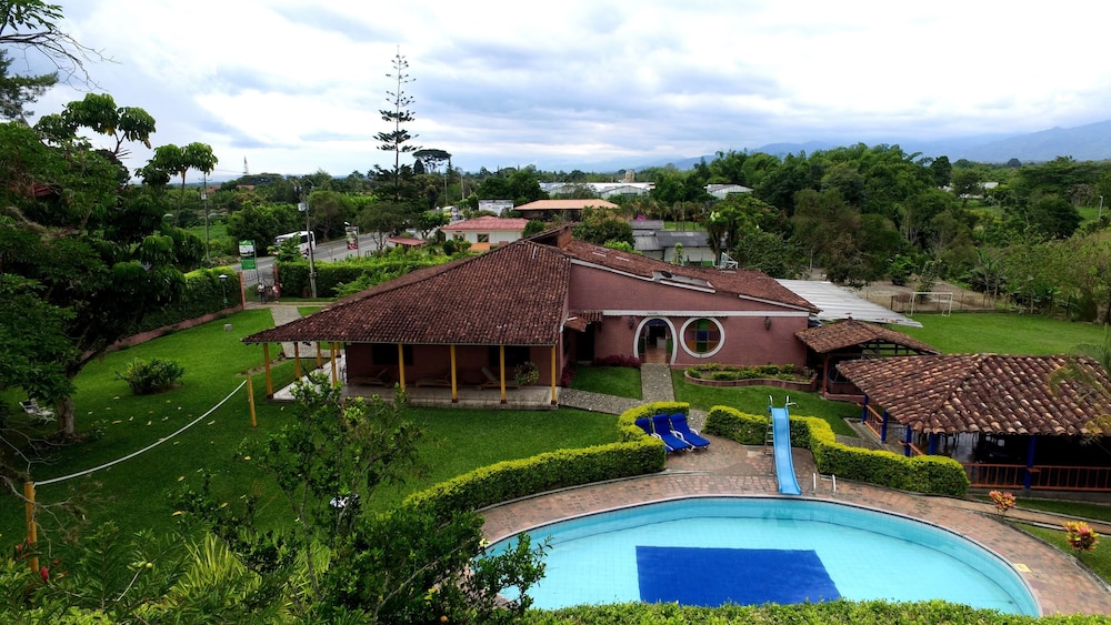 Hotel Hostal Los Juanes - Hostel - Image 1