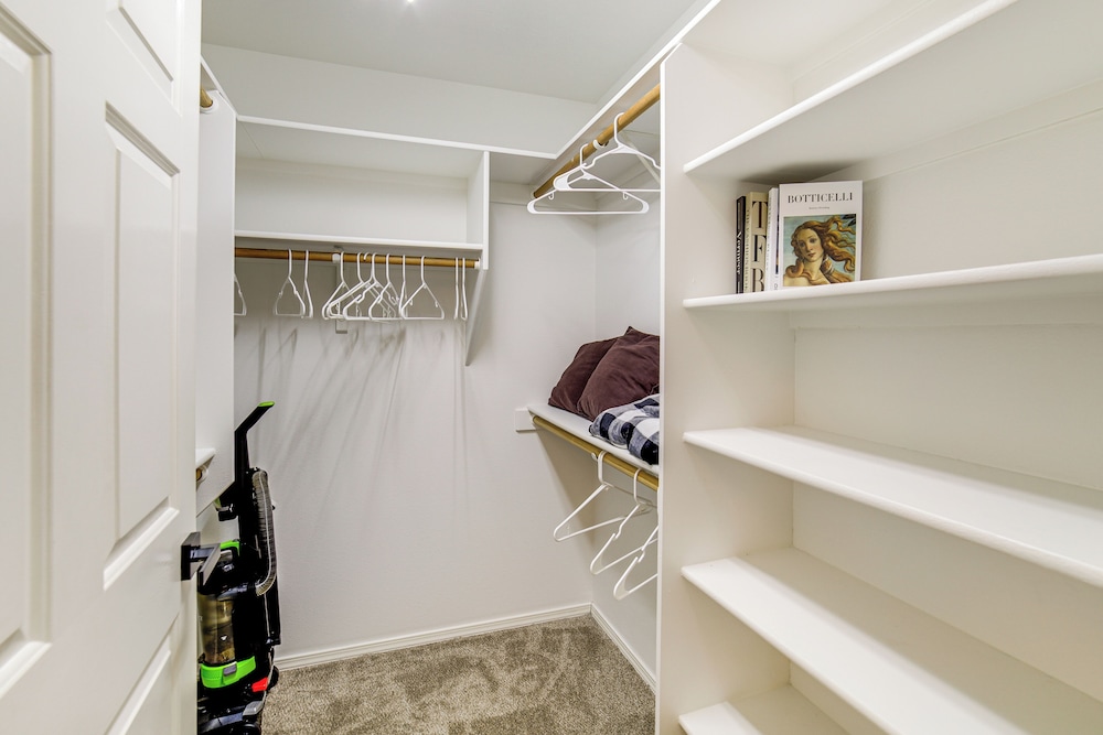 7 Mi to Dtwn: Charming Retreat w/ Yard in Boise