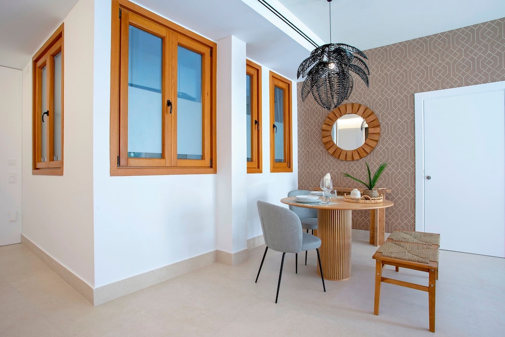Exclusive Apartment in the Heart of Seville Tom s de Ibarra III