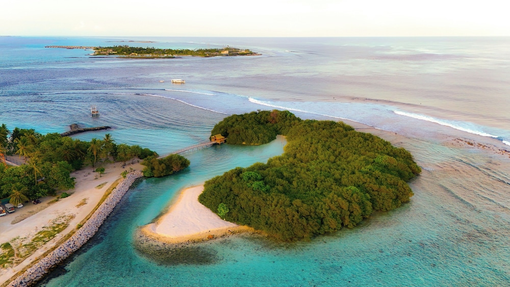 Azaya Beach Maldives Thulusdhoo